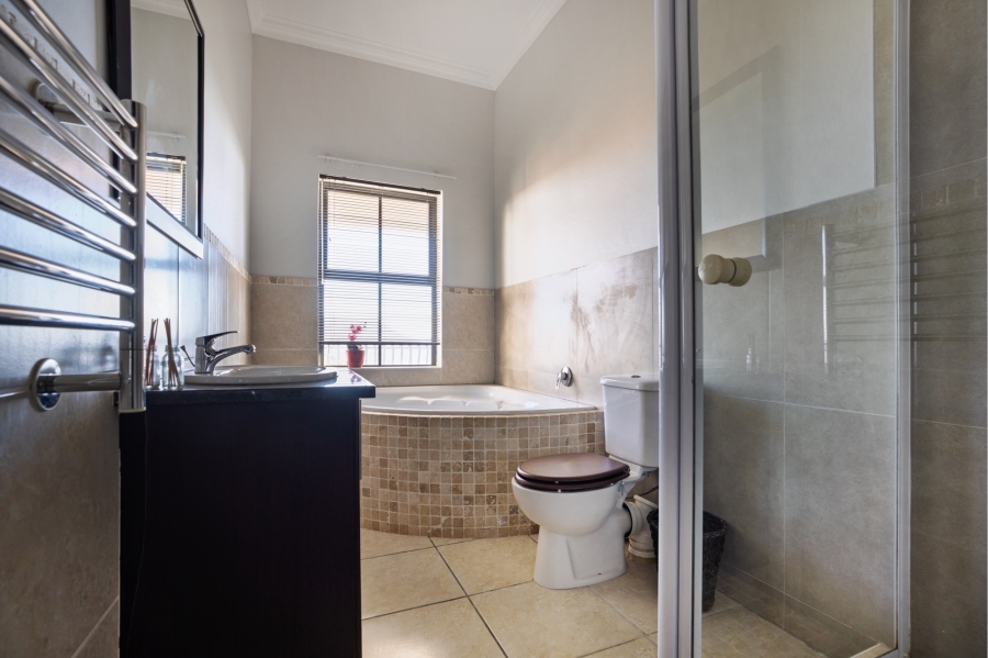 13 Bedroom Property for Sale in Plattekloof 3 Western Cape